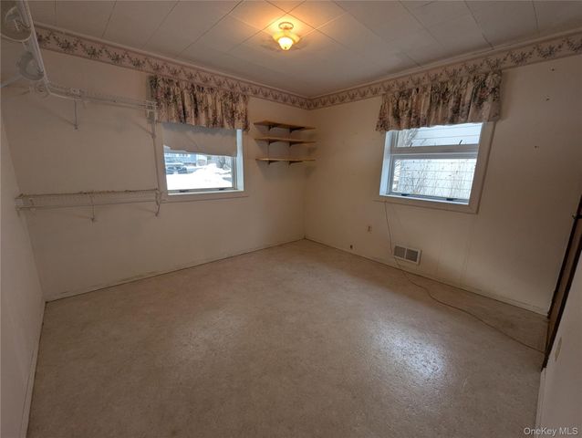 2 Quannacut Road, Pine Bush, NY 12566