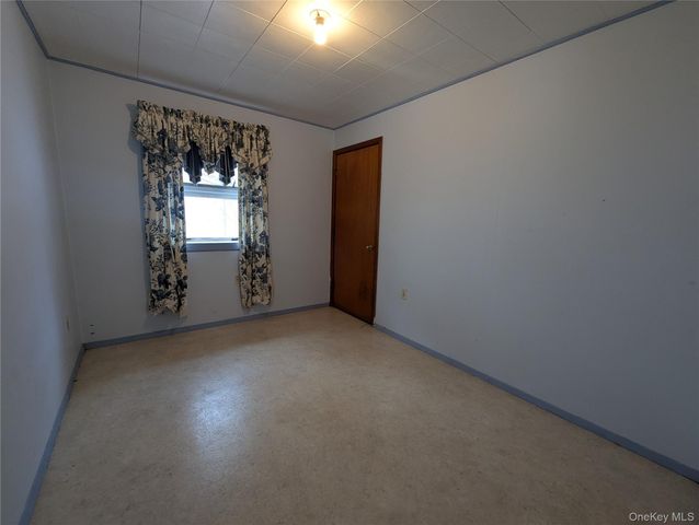 2 Quannacut Road, Pine Bush, NY 12566