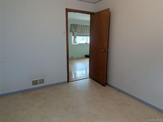 2 Quannacut Road, Pine Bush, NY 12566