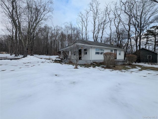 2 Quannacut Road, Pine Bush, NY 12566