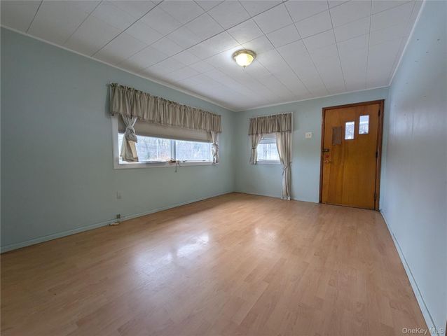 2 Quannacut Road, Pine Bush, NY 12566