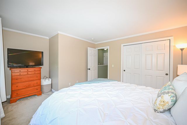 1029 S Mammoth Rd Unit 20, Manchester, NH 03109