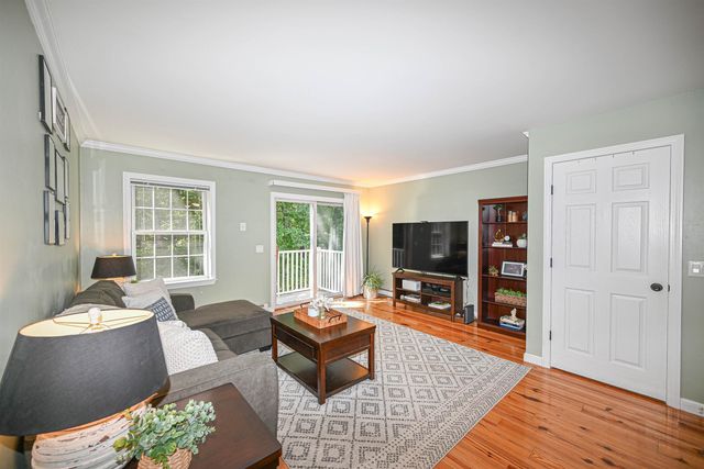 1029 S Mammoth Rd Unit 20, Manchester, NH 03109