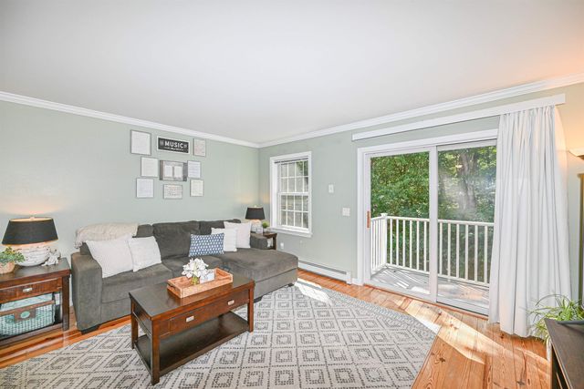 1029 S Mammoth Rd Unit 20, Manchester, NH 03109