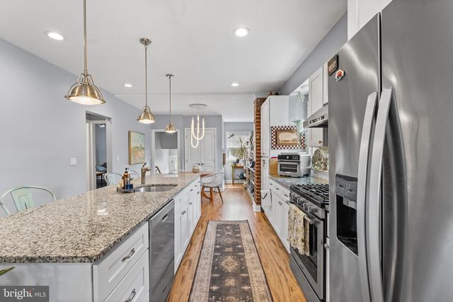 12 EDEN AVE, Oaklyn, NJ 08107