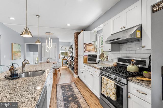 12 EDEN AVE, Oaklyn, NJ 08107