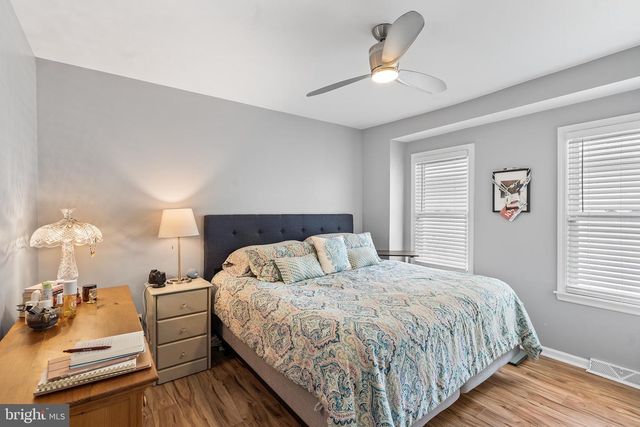 12 EDEN AVE, Oaklyn, NJ 08107