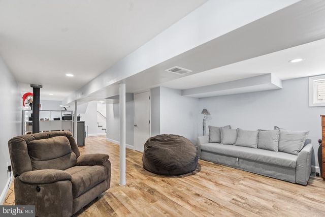 12 EDEN AVE, Oaklyn, NJ 08107