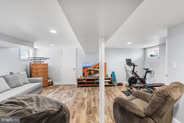 12 EDEN AVE, Oaklyn, NJ 08107
