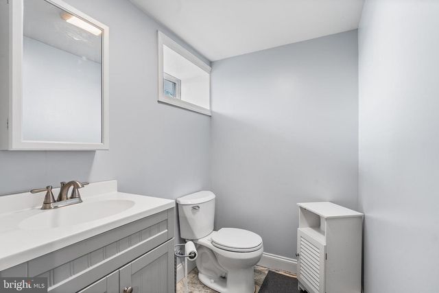 12 EDEN AVE, Oaklyn, NJ 08107