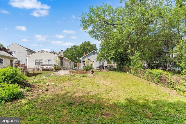 12 EDEN AVE, Oaklyn, NJ 08107