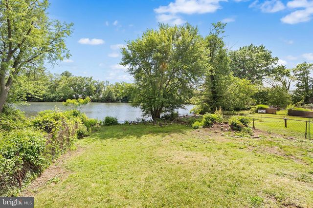 12 EDEN AVE, Oaklyn, NJ 08107