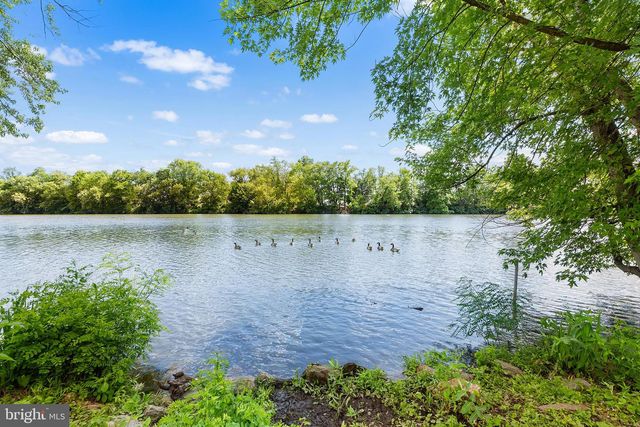 12 EDEN AVE, Oaklyn, NJ 08107