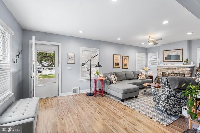 12 EDEN AVE, Oaklyn, NJ 08107