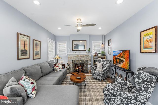 12 EDEN AVE, Oaklyn, NJ 08107