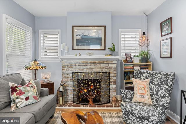 12 EDEN AVE, Oaklyn, NJ 08107