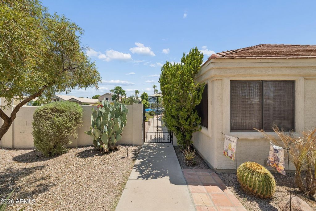 1405 W LAKE MIRAGE Court, Gilbert, AZ 85233 — photo 2