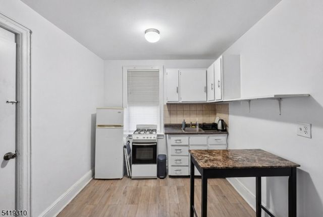 99 Bruen St, Newark City, NJ 07105