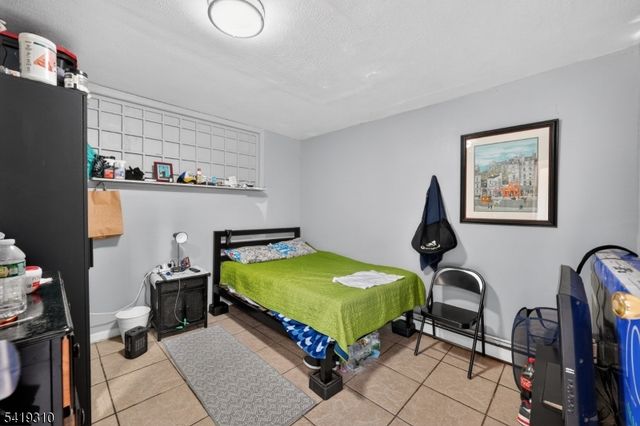 99 Bruen St, Newark City, NJ 07105