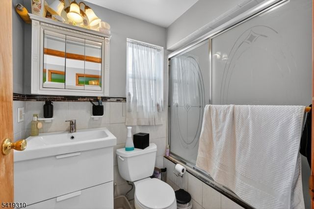 99 Bruen St, Newark City, NJ 07105
