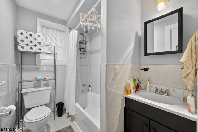99 Bruen St, Newark City, NJ 07105
