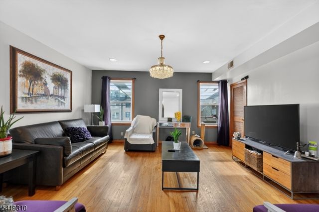 99 Bruen St, Newark City, NJ 07105