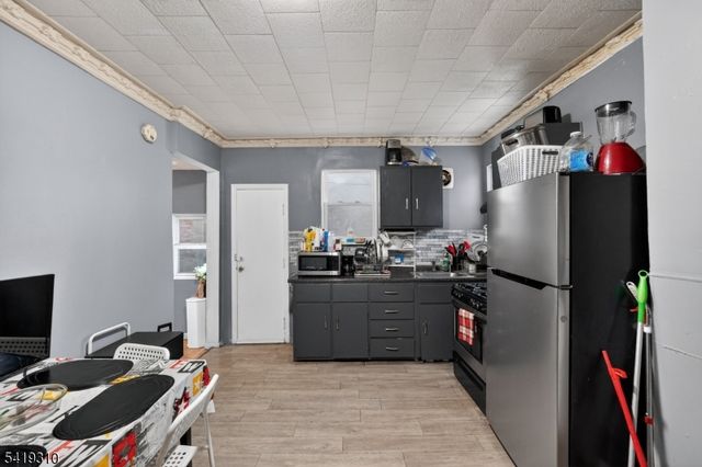 99 Bruen St, Newark City, NJ 07105