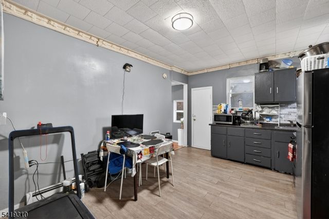 99 Bruen St, Newark City, NJ 07105