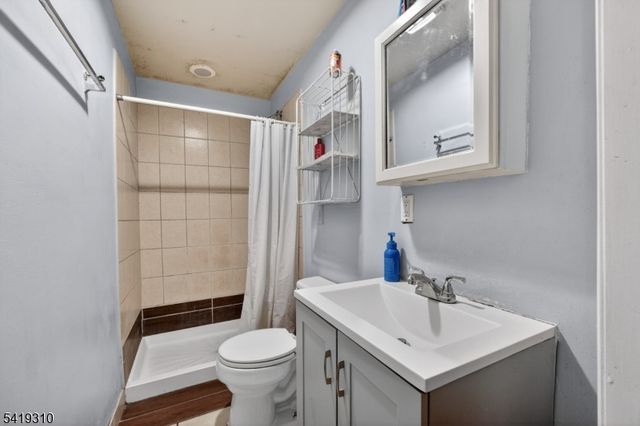 99 Bruen St, Newark City, NJ 07105
