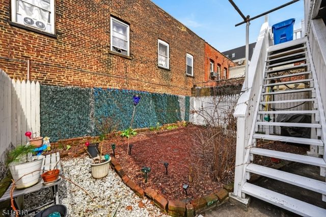 99 Bruen St, Newark City, NJ 07105