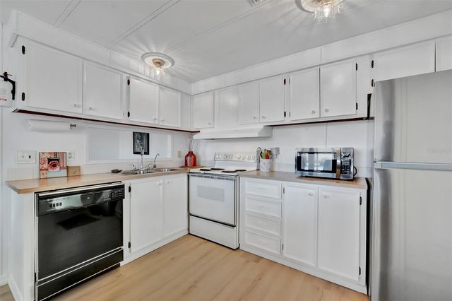 123 S SAINT THOMAS CIRCLE, Apollo Beach, FL 33572