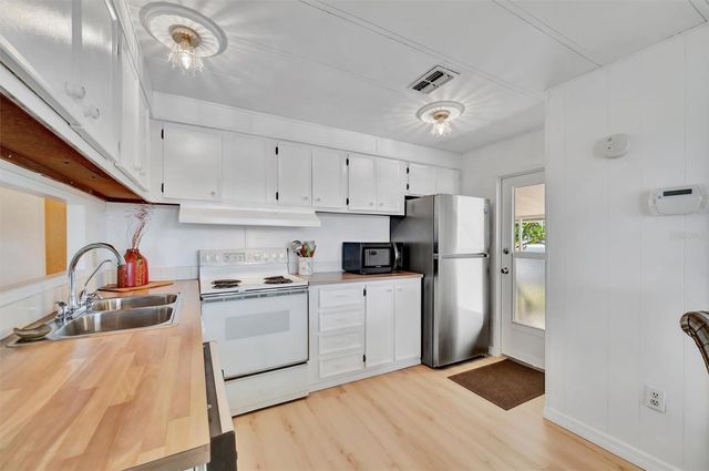 123 S SAINT THOMAS CIRCLE, Apollo Beach, FL 33572