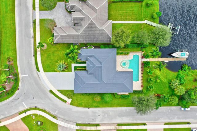 7186 SW Quiet River Court, Stuart, FL 34997