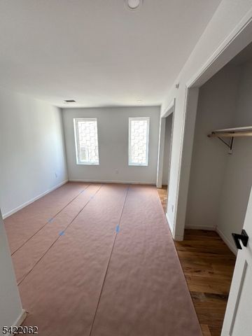 674 S 18Th St, Newark City, NJ 07103
