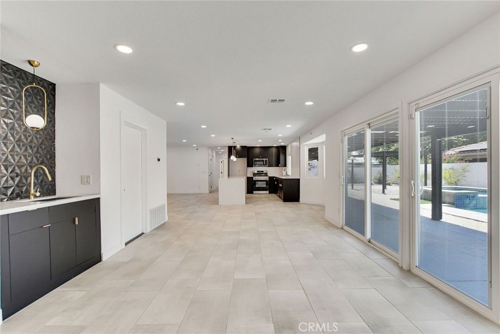 Image 18 of property listing at 3015 E San Juan, Palm Springs, CA 92262