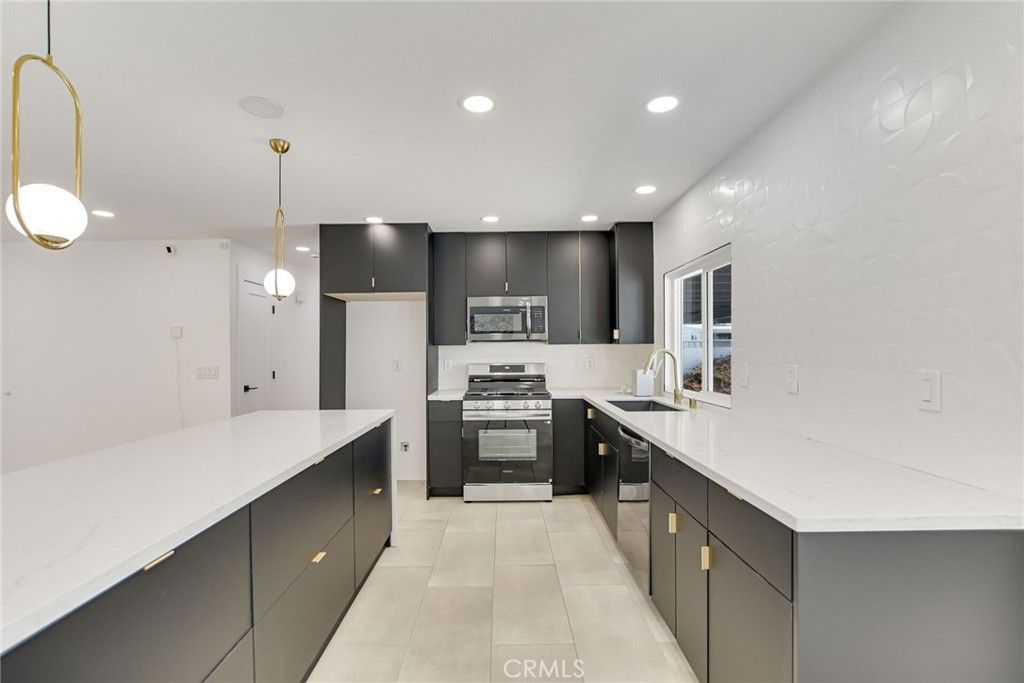 Image 21 of property listing at 3015 E San Juan, Palm Springs, CA 92262