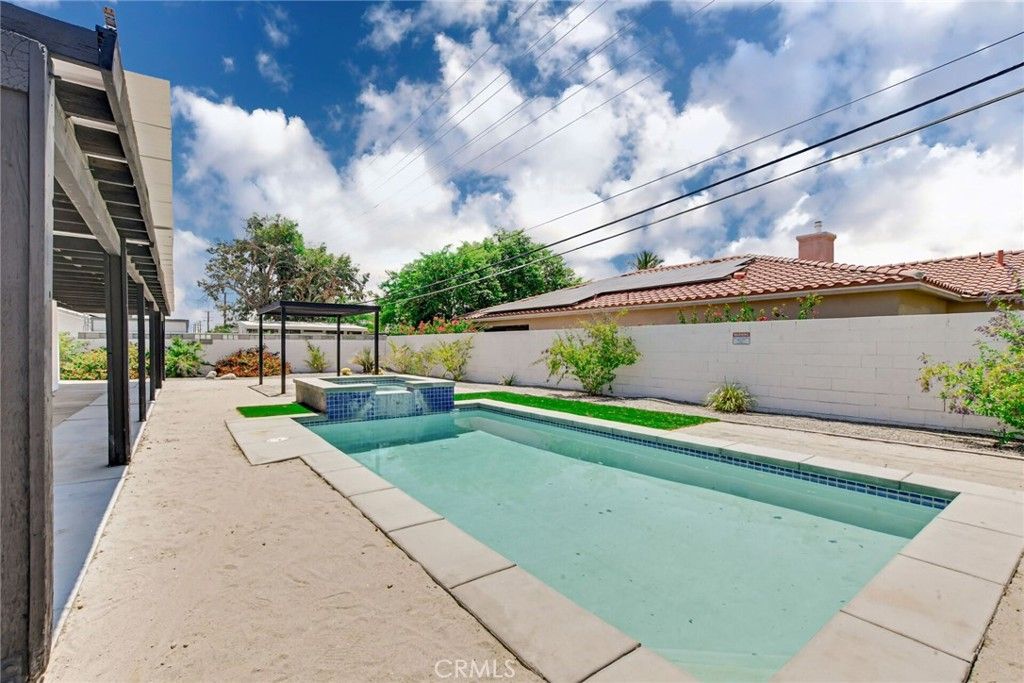 Image 33 of property listing at 3015 E San Juan, Palm Springs, CA 92262