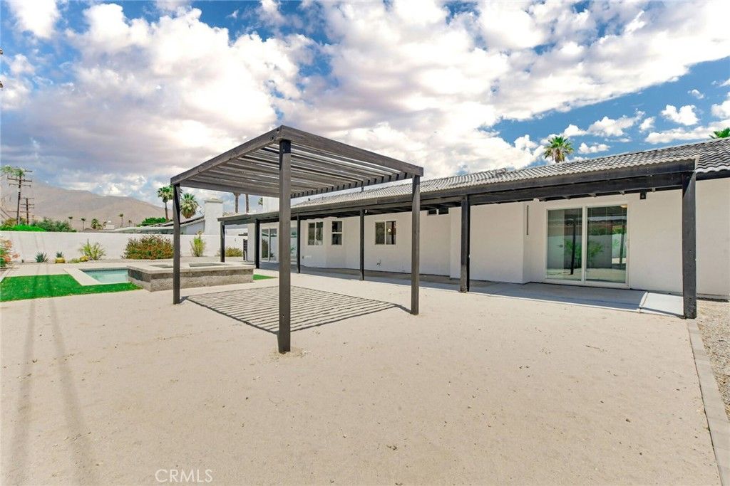 Image 37 of property listing at 3015 E San Juan, Palm Springs, CA 92262