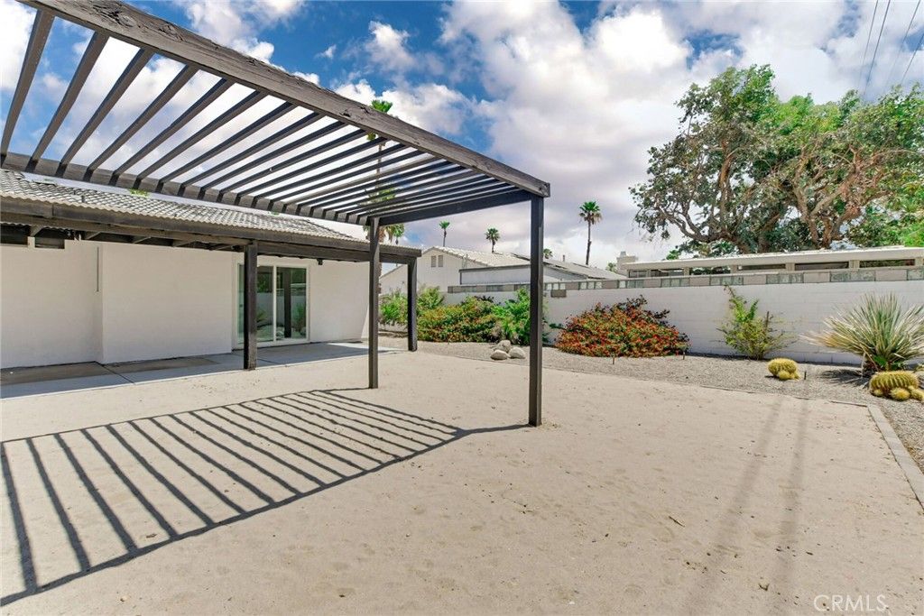 Image 38 of property listing at 3015 E San Juan, Palm Springs, CA 92262