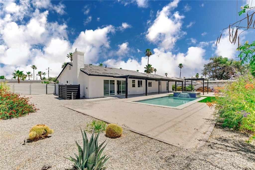 Image 39 of property listing at 3015 E San Juan, Palm Springs, CA 92262
