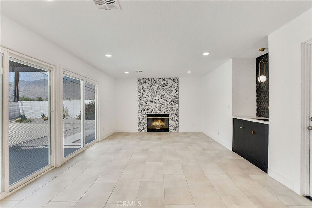 Image 6 of property listing at 3015 E San Juan, Palm Springs, CA 92262