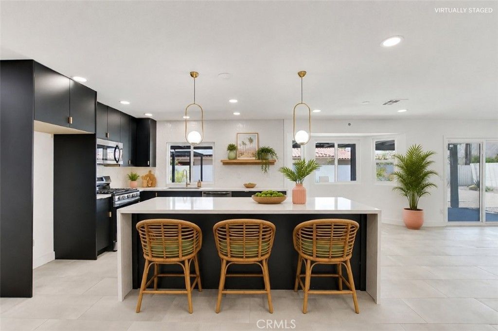 Image 7 of property listing at 3015 E San Juan, Palm Springs, CA 92262