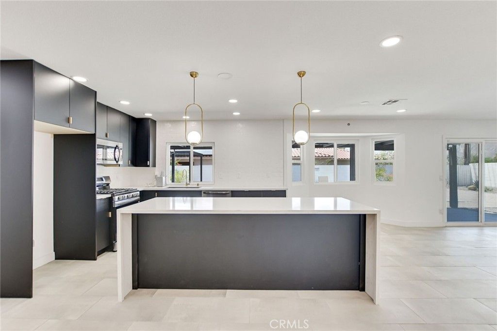 Image 8 of property listing at 3015 E San Juan, Palm Springs, CA 92262