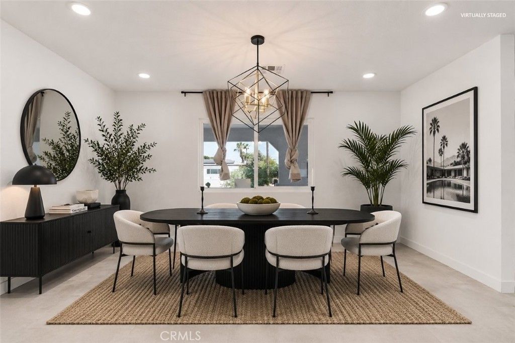 Image 9 of property listing at 3015 E San Juan, Palm Springs, CA 92262