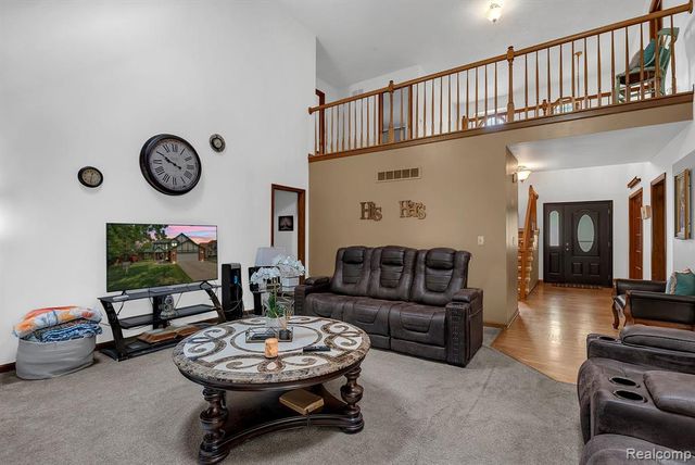 15743 Greenview, Fraser, MI 48026