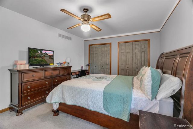 15743 Greenview, Fraser, MI 48026