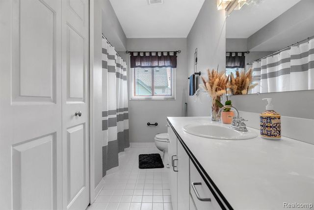 15743 Greenview, Fraser, MI 48026