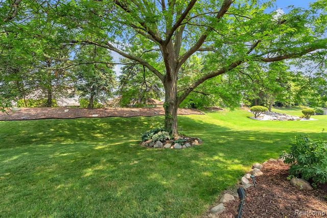 15743 Greenview, Fraser, MI 48026