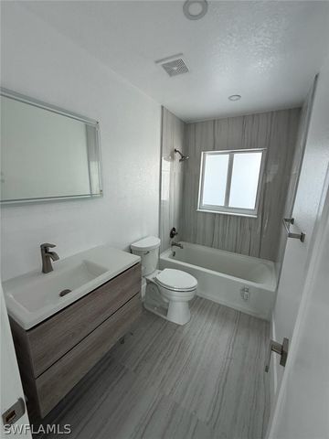 2823 Janet ST, Matlacha, FL 33993