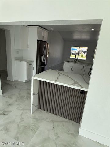 2823 Janet ST, Matlacha, FL 33993